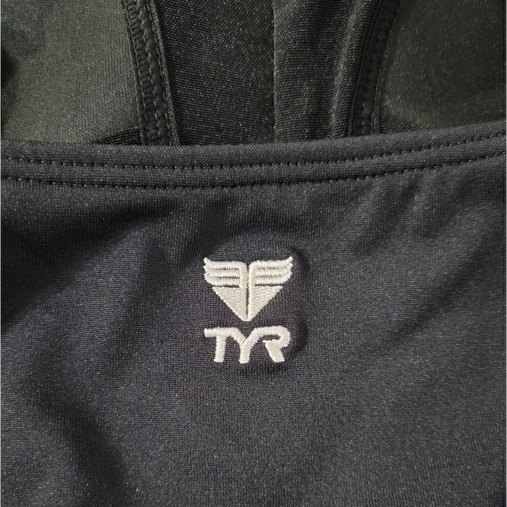 TYR Women’s Solid V-Neck Sheath Plus - Picture 8 of 13